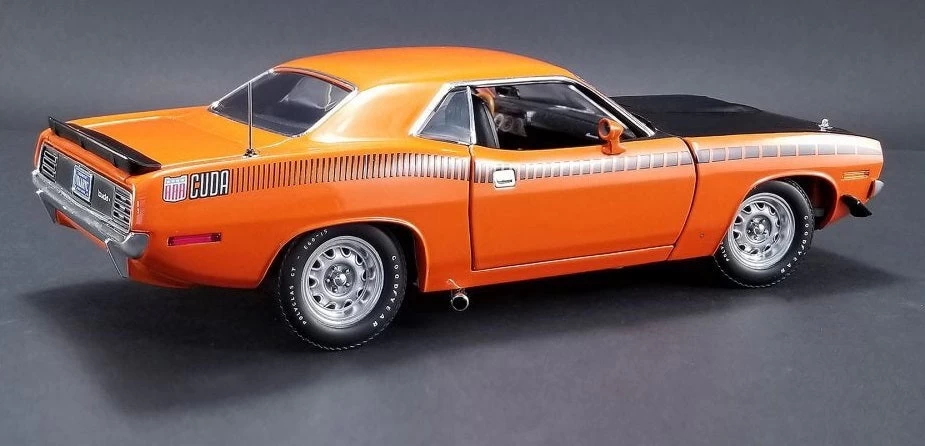 Acme 1/18 1970 Plymouth Barracuda AAR Orange - Image 2