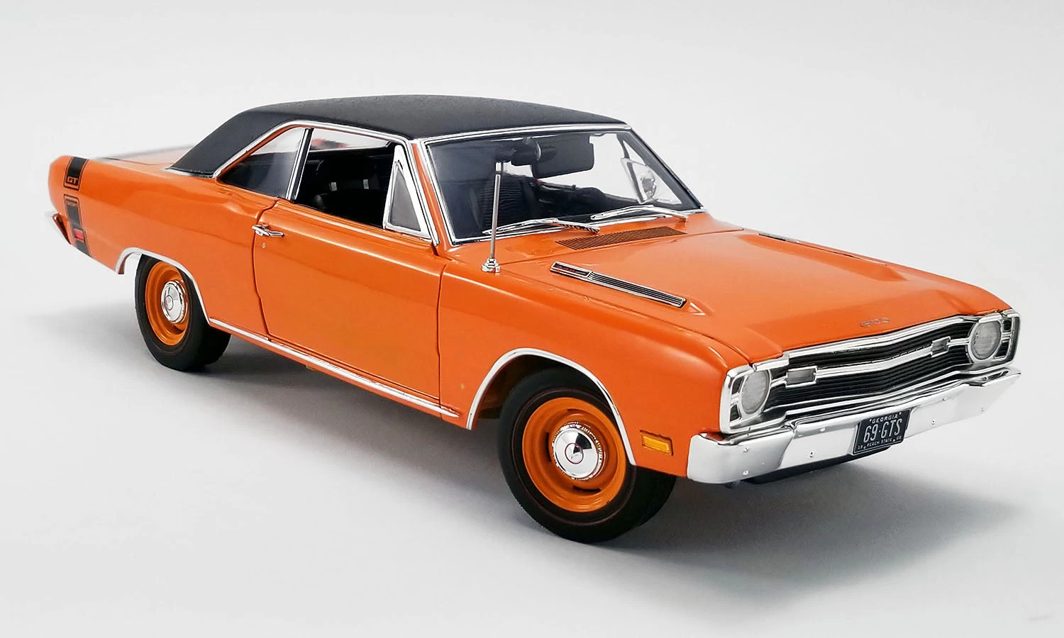 Acme 1/18 1969 Dodge Dart GTS 440 With Vinyl Top