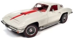 Auto World 1/18 1967 Chevy Corvette 427 Coupe