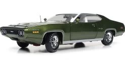 Auto World 1/18 1971 Plymouth Satellite Sebring Plus