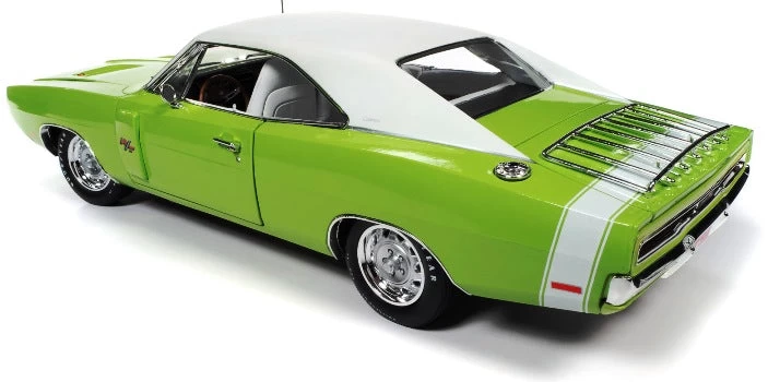 Auto World 1/18 1970 Dodge Charger R/T Sublime Green - Image 2
