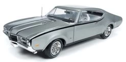 Auto World 1/18 1968 Oldsmobile Cutlass Hurst/Olds "Class Of 68" 50th Anniversary