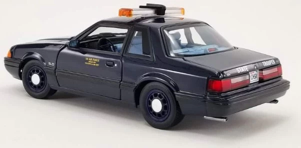 Acme 1/18 1988 Ford Mustang 5.0 SSP "U.S. Air Force U-2 Chase Car - Dragon Chaser" - Image 2