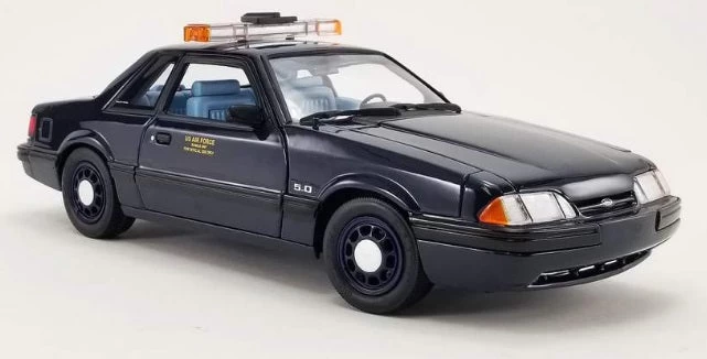 Acme 1/18 1988 Ford Mustang 5.0 SSP "U.S. Air Force U-2 Chase Car - Dragon Chaser"