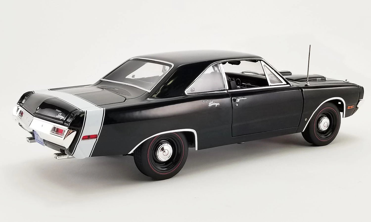 Acme 1/18 1970 Dodge Dart Swinger 340 - Image 2