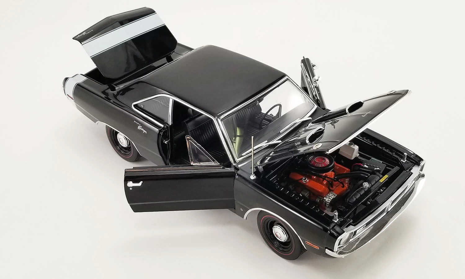 Acme 1/18 1970 Dodge Dart Swinger 340 - Image 5